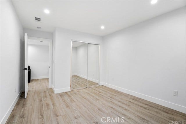18060 Oxnard ST, Encino, CA 91316