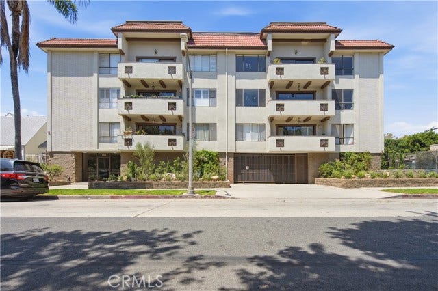 Property photo for 853 S Le Doux, Los Angeles, CA
