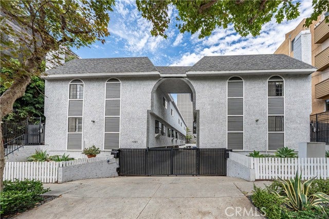 Property photo for 1221 N Sycamore, #5, Los Angeles, CA