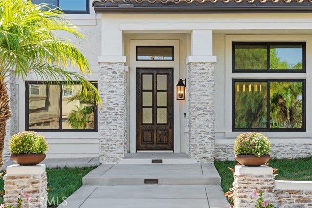 7572 E Endemont CT, Anaheim, CA 92808