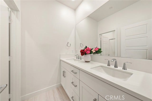 253 Waypoint, Tustin, CA 92782