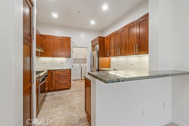 11 Sorrento CT, Newport Coast, CA 92657 Kitchen