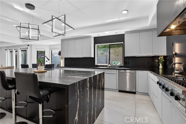 13964 Morrison ST, Sherman Oaks, CA 91423