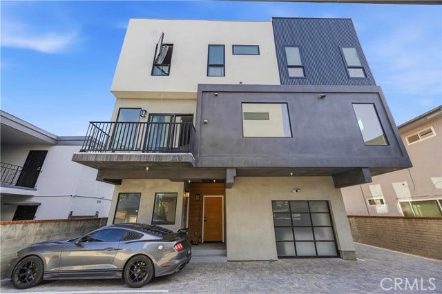 10158 Regent Street, Los Angeles, CA 90034