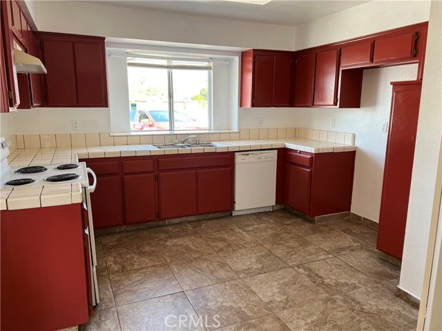6109 S H ST, Bakersfield, CA 93304