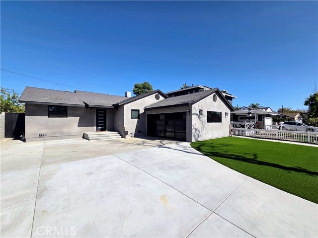 Property photo for 2102 Nipomo AVE, Long Beach, CA
