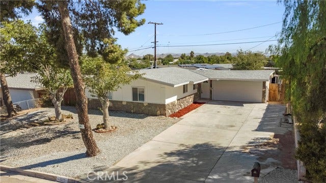 15105 Condor, Victorville, CA 92394 15105 Condor, Victorville, CA 92394