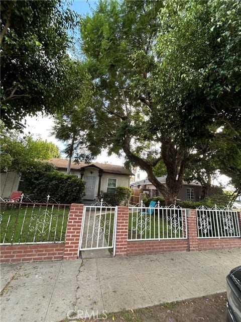 Property photo for 640 1/2 W Buckthorn ST, Inglewood, CA