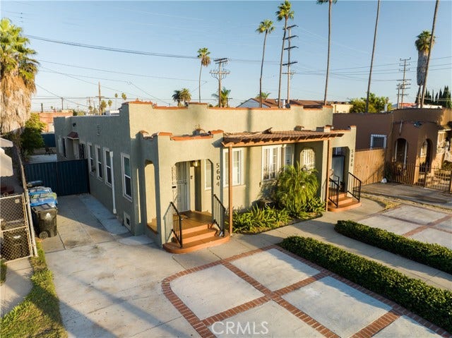 Property photo for 5604 S Manhattan PL, Los Angeles, CA