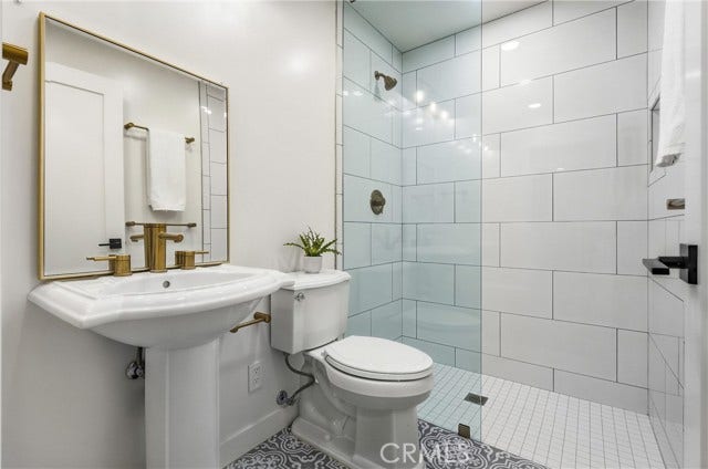 17515 Via Lindo, Tustin, CA 92780 17515 Via Lindo, Tustin, CA 92780