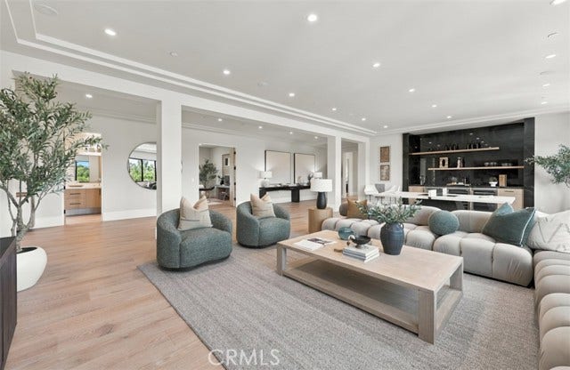 76 Hillcrest LN, Newport Beach, CA 92660