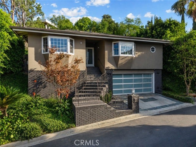 Property photo for 3862 Sherwood Pl, Los Angeles, CA
