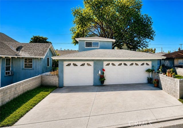 Property photo for 22113 22115 Seine AVE, Hawaiian Gardens, CA
