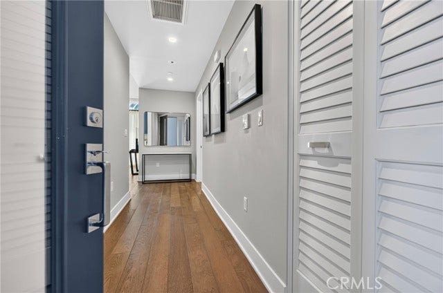 125 Hurlbut ST, #202, Pasadena, CA 91105