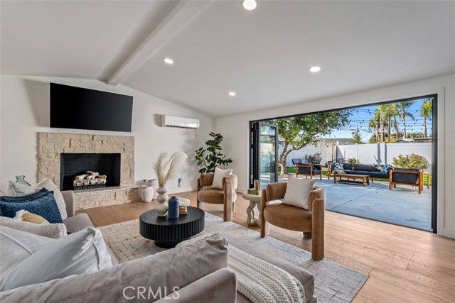 3107 Gibraltar, Costa Mesa, CA 92626