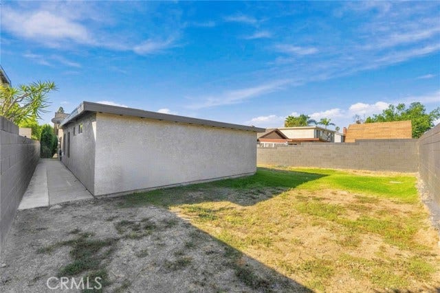 1119 E Gladwick ST, Carson, CA 90746 1119 E Gladwick ST, Carson, CA 90746