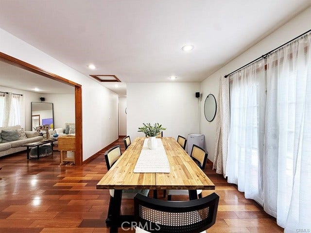 555 Hickory LN, Pasadena, CA 91103
