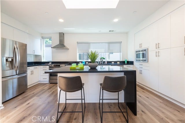 Property photo for 2926 Rowena AVE, #4, Los Angeles, CA