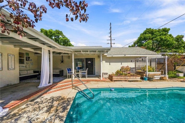 Property photo for 2956 Ladoga AVE, Long Beach, CA