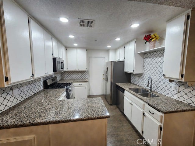 12234 Jasmine CT, Victorville, CA 92395