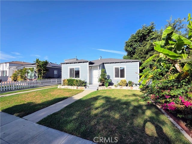 Property photo for 5589 Lemon AVE, Long Beach, CA