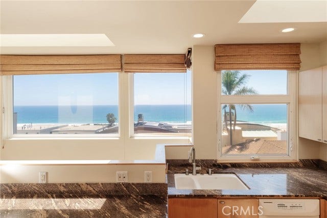 Property photo for 229 25th PL, Manhattan Beach, CA