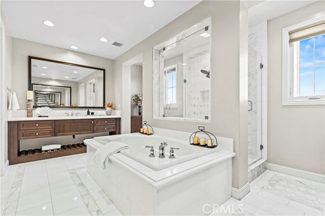 121 PANORAMA, Irvine, CA 92618