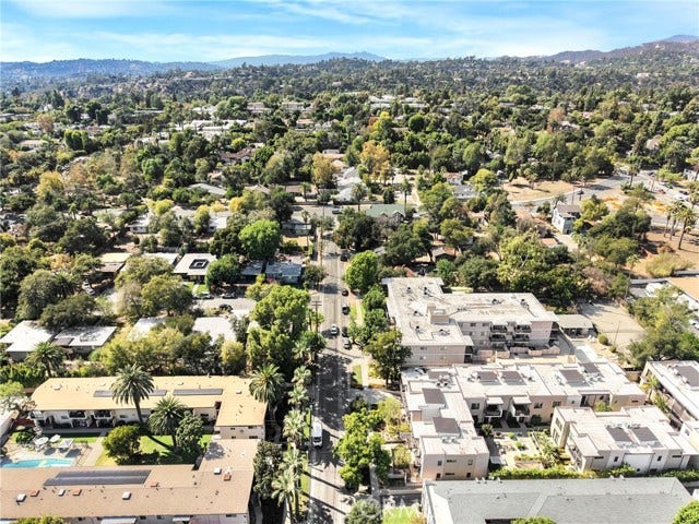 125 Hurlbut ST, #202, Pasadena, CA 91105