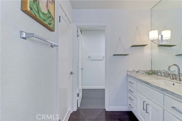 1048 Cabrillo Park DR, #A, Santa Ana, CA 92701