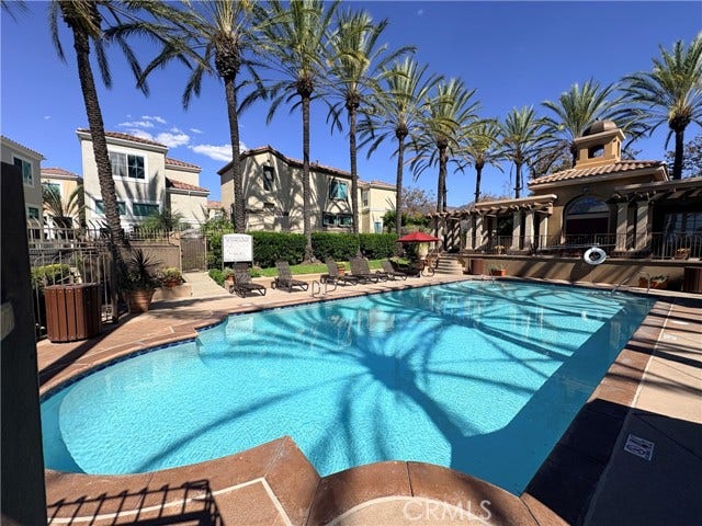Pool at Montana Del Lago