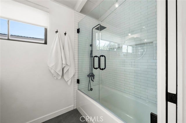 2000 Iroquois, Long Beach, CA 90815
