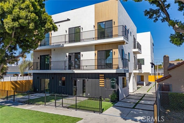 Property photo for 2938 S Sycamore AVE, #3, Los Angeles, CA