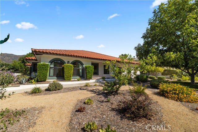 831 Pomello, Claremont, CA 91711