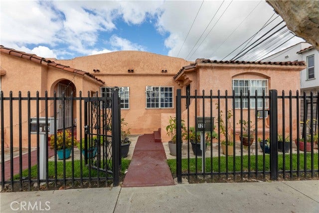 Property photo for 2000 Pacific, Long Beach, CA