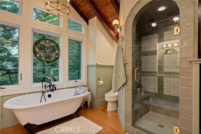 Soaking Tub Looking out to the Forest!