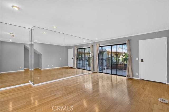 11127 La Maida, #17, North Hollywood, CA 91601