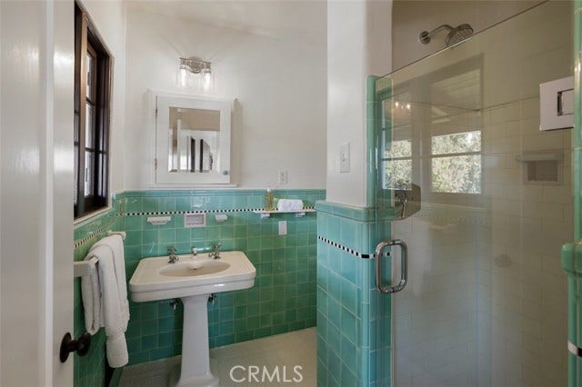 2098 Roosevelt, Altadena, CA 91001