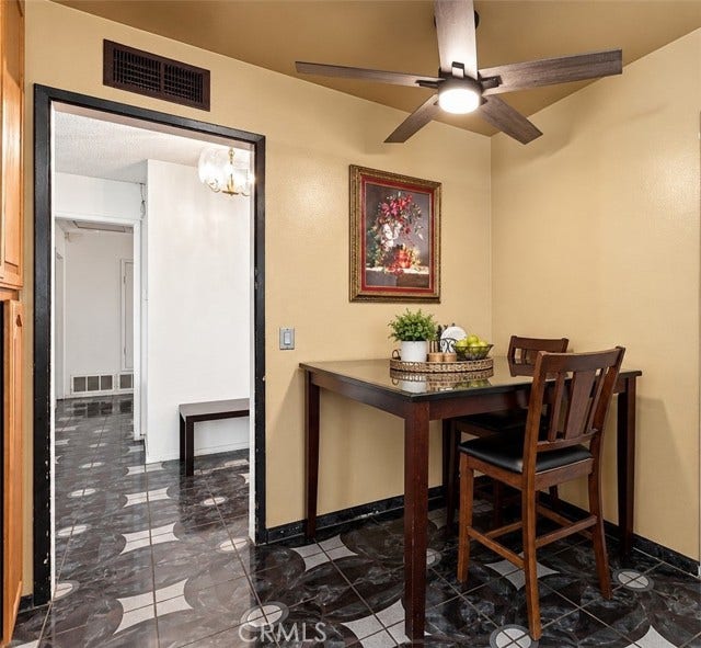 Kitchen nook