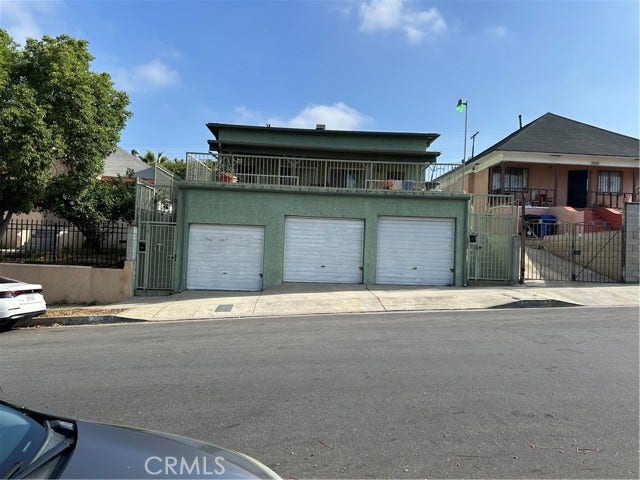 Property photo for 3025 Fairmount, Los Angeles, CA