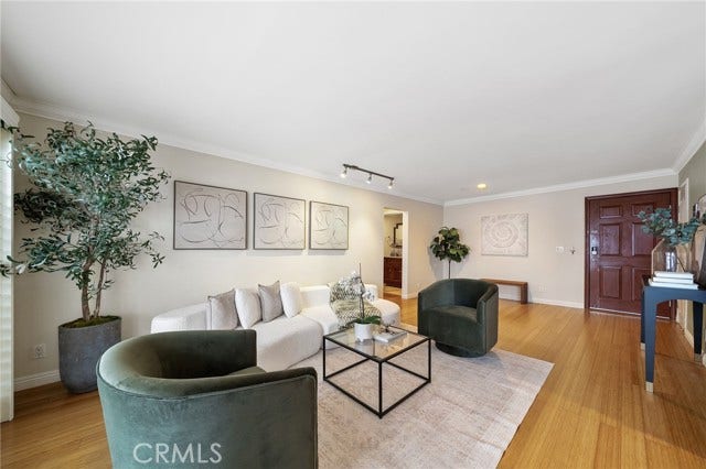 Property photo for 1154 S Barrington AVE, #213, Los Angeles, CA