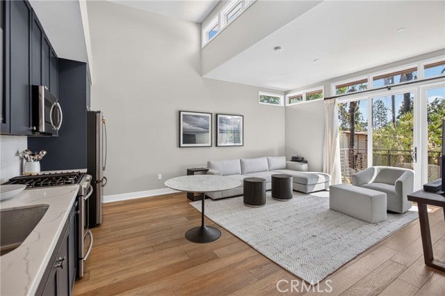 125 Hurlbut ST, #202, Pasadena, CA 91105
