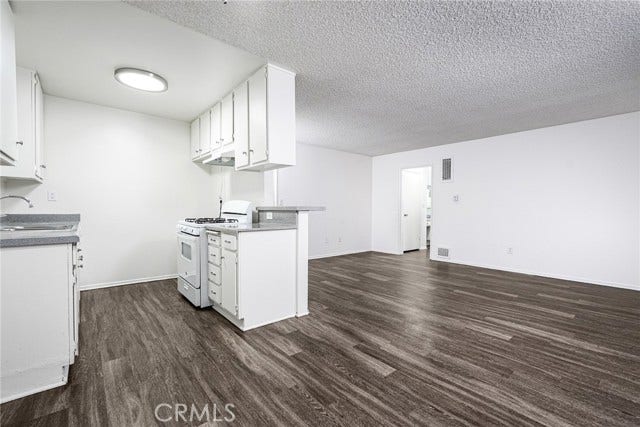 14807 Parthenia, Panorama City, CA 91402