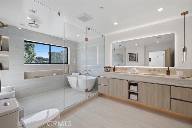 22518 Burbank, Woodland Hills, CA 91367 22518 Burbank, Woodland Hills, CA 91367