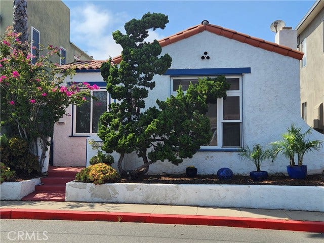 Property photo for 329 27th ST, Hermosa Beach, CA