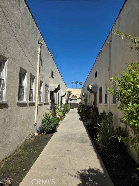 Property photo for 551 W 10th ST, #9, Long Beach, CA
