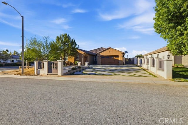 3945 Derby CIR, Lancaster, CA 93536