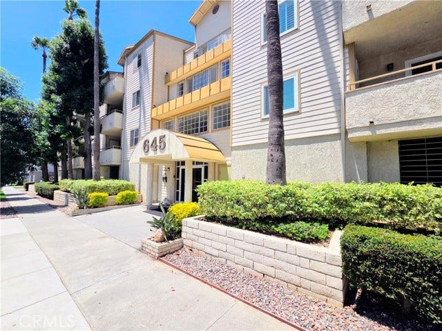 Property photo for 645 Chestnut AVE, #215, Long Beach, CA