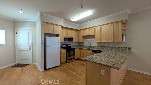 Property photo for 214 S Alexandria AVE, #102, Los Angeles, CA