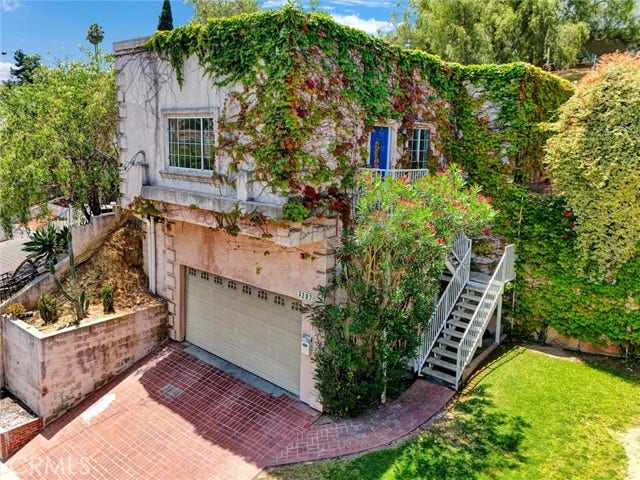 Property photo for 3207 Kenneth DR, Los Angeles, CA
