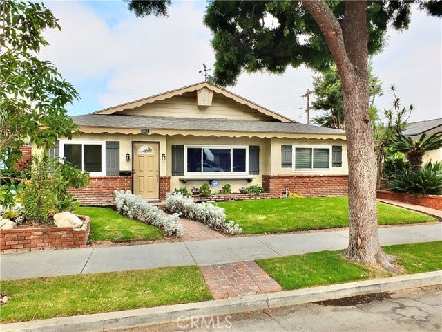 Property photo for 2553 Pine AVE, Long Beach, CA